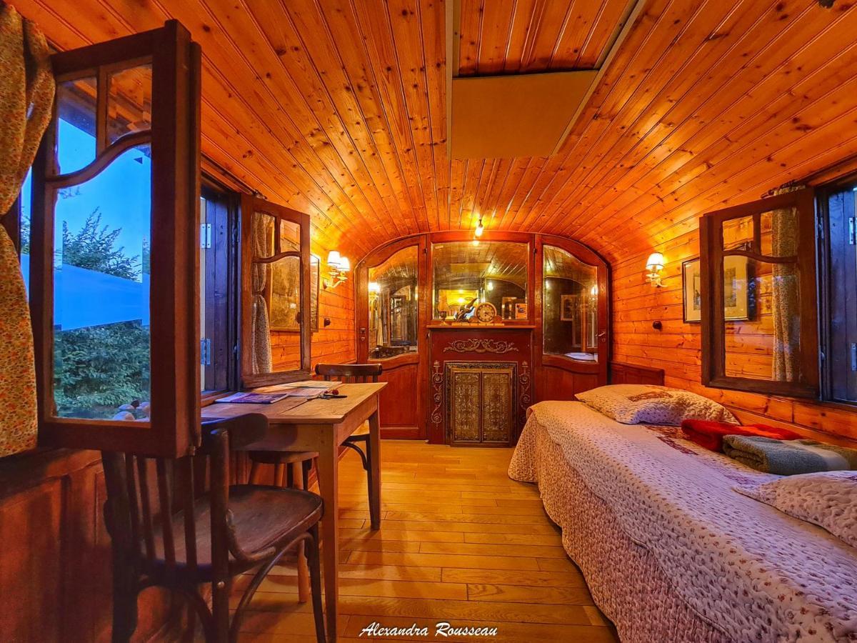 Manoir Du Bois Joly - Roulotte Art Deco Villa Margon  Екстериор снимка